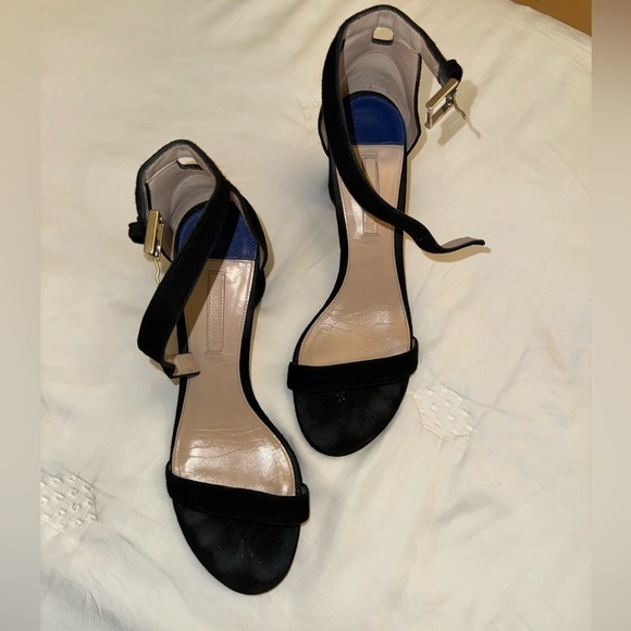 Stuart Weitzman black suede heels size 8 - Picture 5 of 12